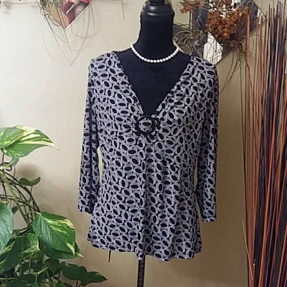 JM Collection Black & White Top